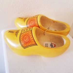 unbranded Shoes - Women's Painted Wooden Clogs unbranded Shoes - Women's Painted Wooden Clogs